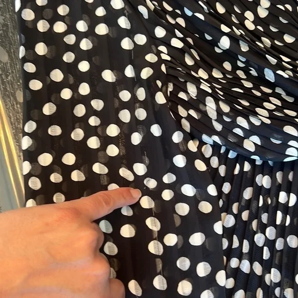 Zara Womenβs Accordion Pleat Mock Neck Bow Tie Blouse Size XS - Picture 17 of 17